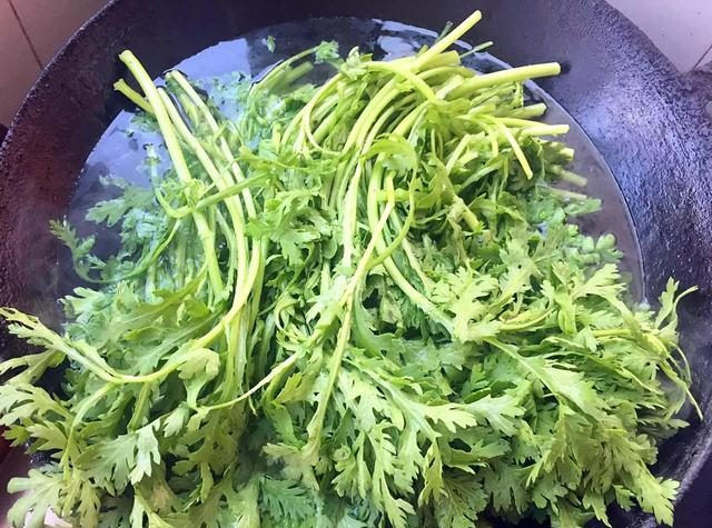 失眠多梦怎么回事（失眠多梦怎么回事女性）