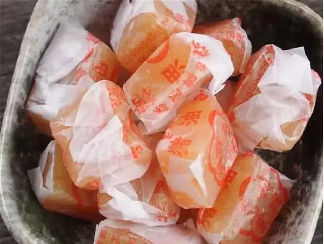 冰袋雪糕相信很多人都对它不陌生的,毕竟冰袋雪糕可是童年雪糕的鼻祖