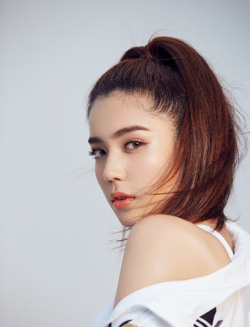 夏若妍:中国与巴拉圭混血,华语影视女演员,平面模特