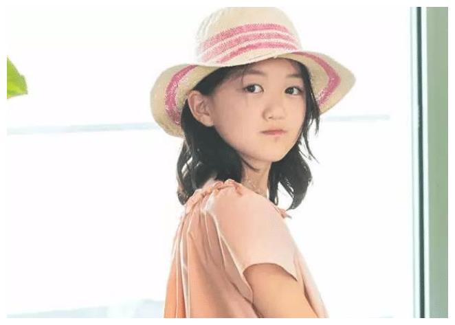 李嫣突然更新动态,发布自己小时候的照片,证明自己没有离开