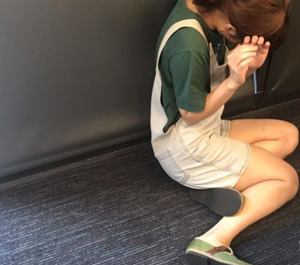 网上暖昧10天,人妻见面后遇"丑男"傻眼,打电话给老公求救报警