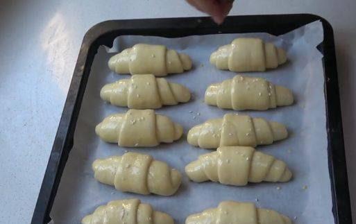 1碗面粉1个鸡蛋，做孩子爱吃的奶油面包卷，绵软醇香，早餐首选休闲区蓝鸢梦想 - Www.slyday.coM