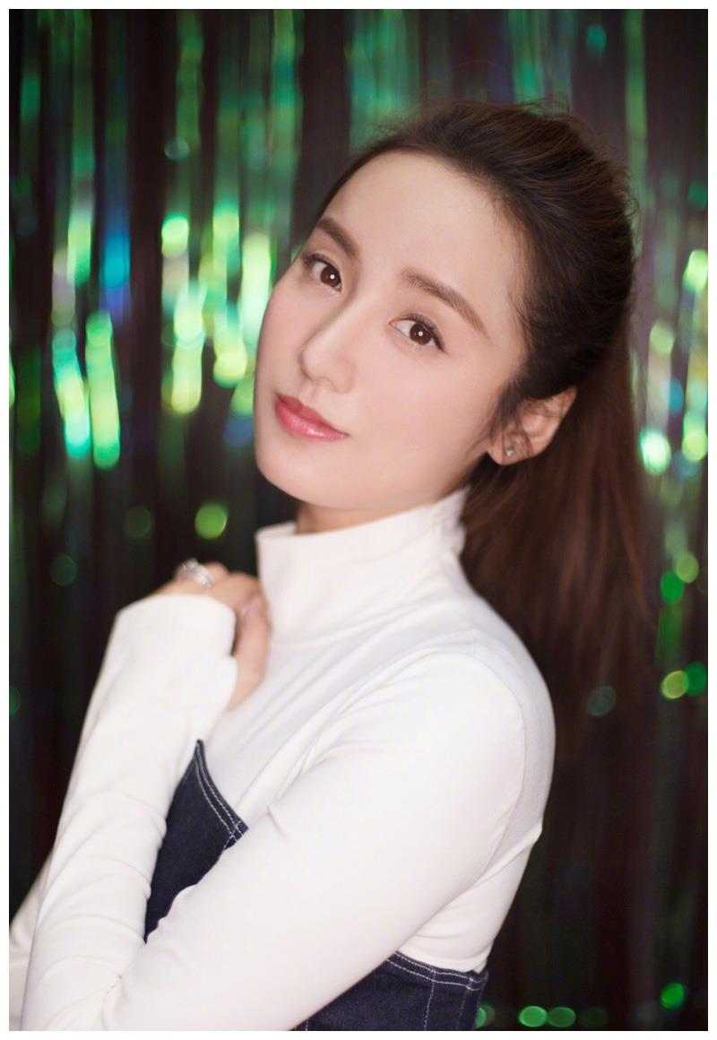 吕一简简单单女孩子嫁得如意郎君如今人人羡慕