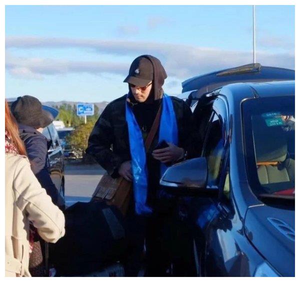 高以翔和为了见他从国内坐飞机去国外的男粉丝的故事(下)