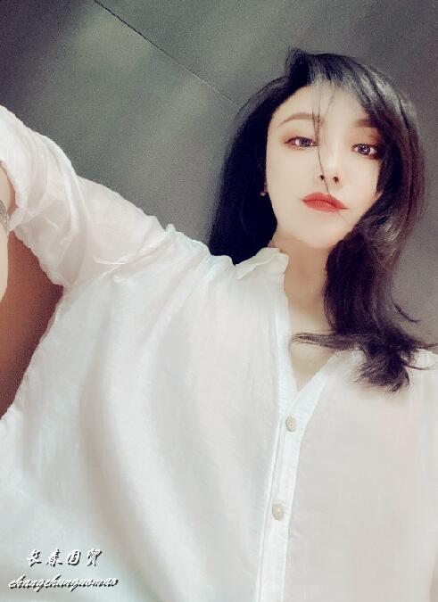 正文  沈腾的姐姐叫沈娜,毕业于解放军艺术学院音乐系.