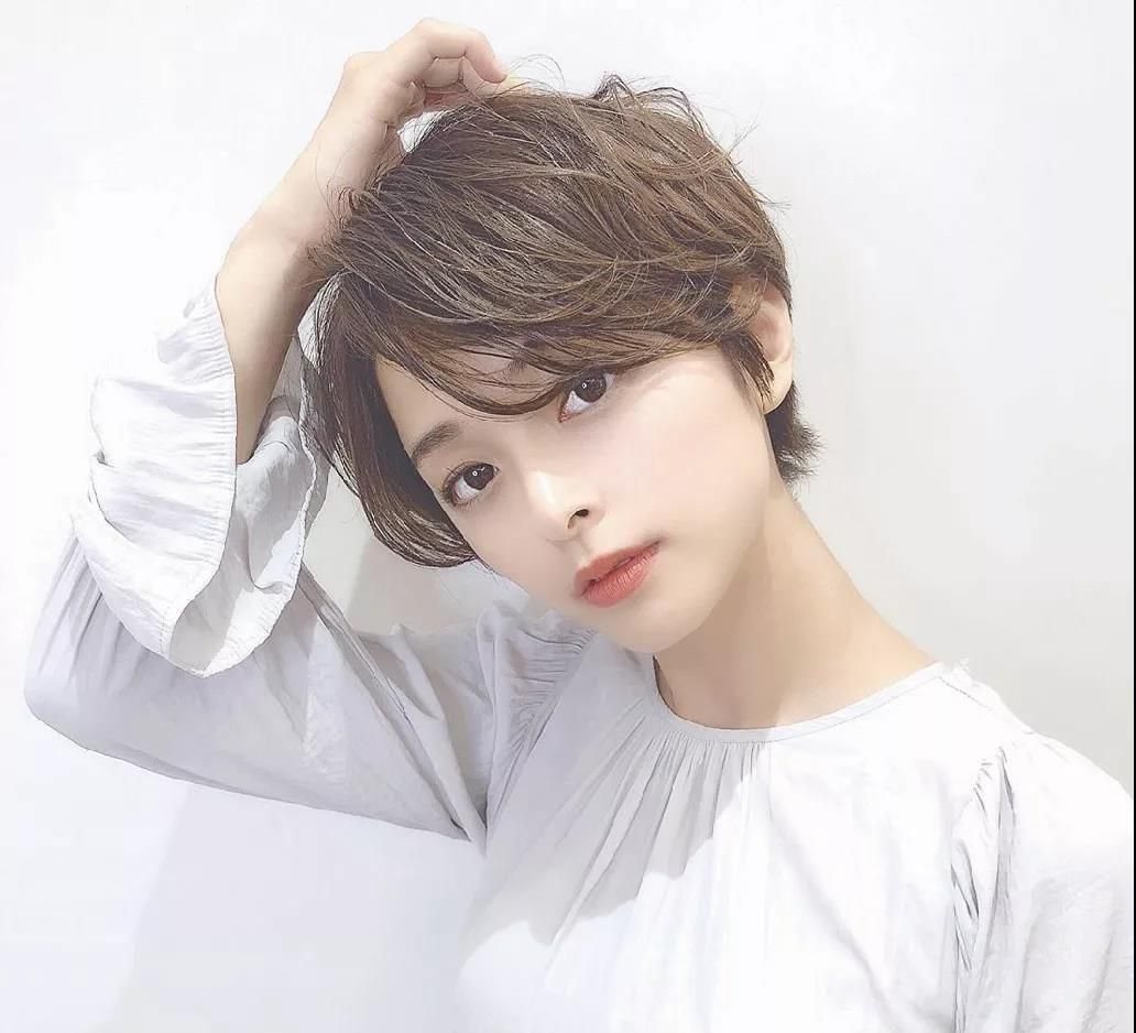 都说短发是检验颜值的标准,这几款减龄气质的短发能不能打动你呢