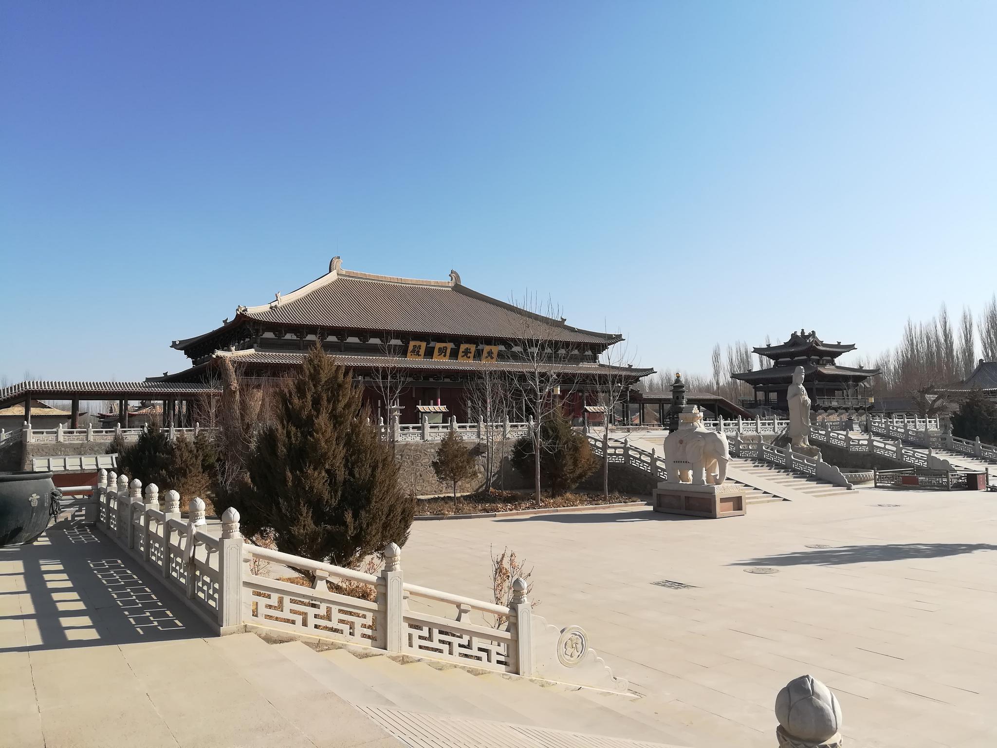 甘肃省 酒泉市 敦煌 敦煌雷音寺 有"善国神乡,佛国圣地"的美誉