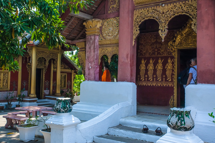 游览东南亚老挝琅勃拉邦首木宫寺