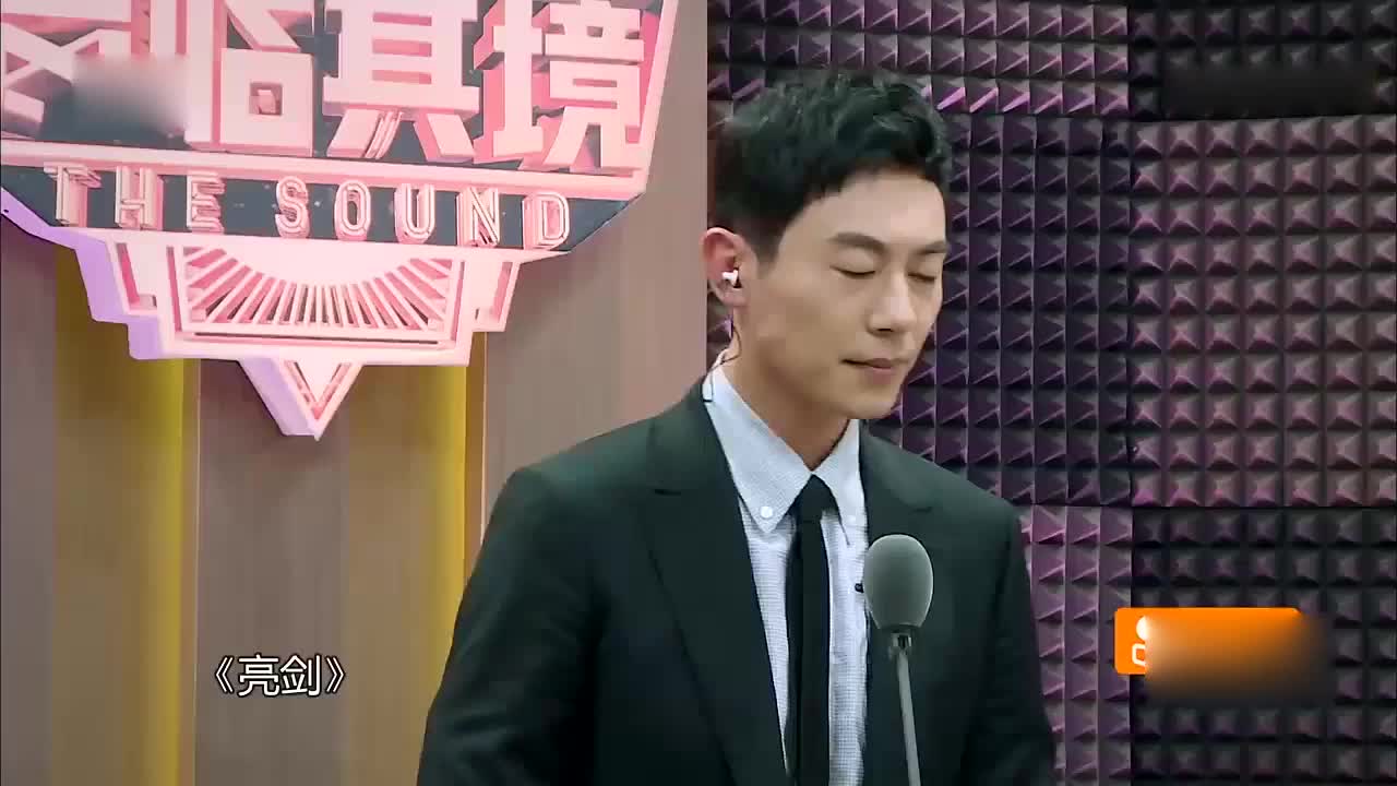 声临其境:朱亚文配音《亮剑》,一开嗓全场高呼原声,海涛都懵了