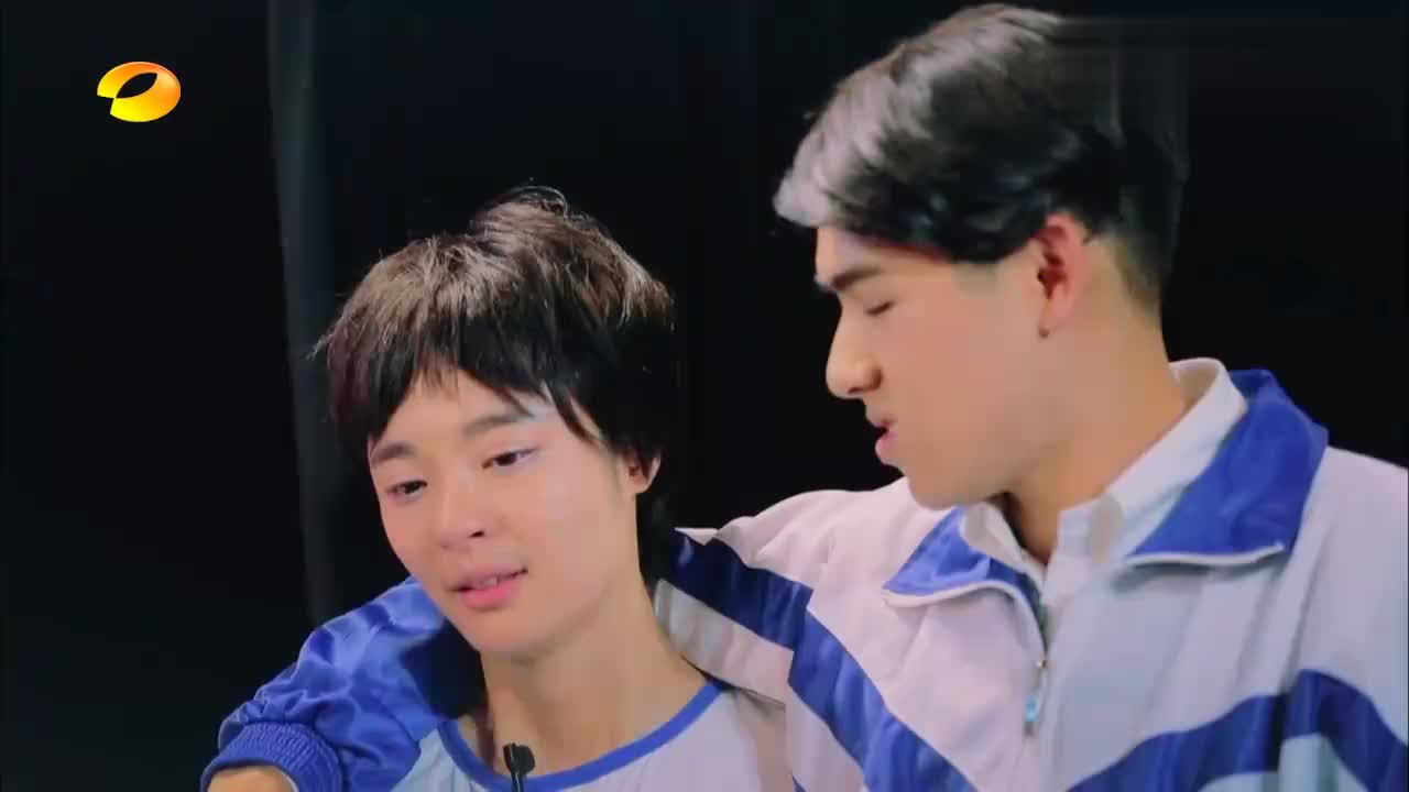 陈信喆惨遭淘汰,李莎旻子含泪送别,上演街头拥抱!