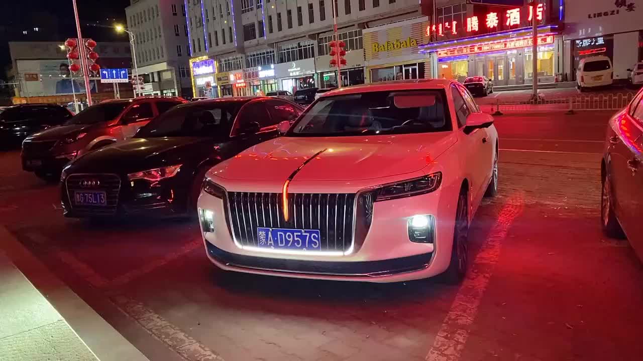 红旗h9车灯亮起的那一刻奥迪a6l都要退避三舍
