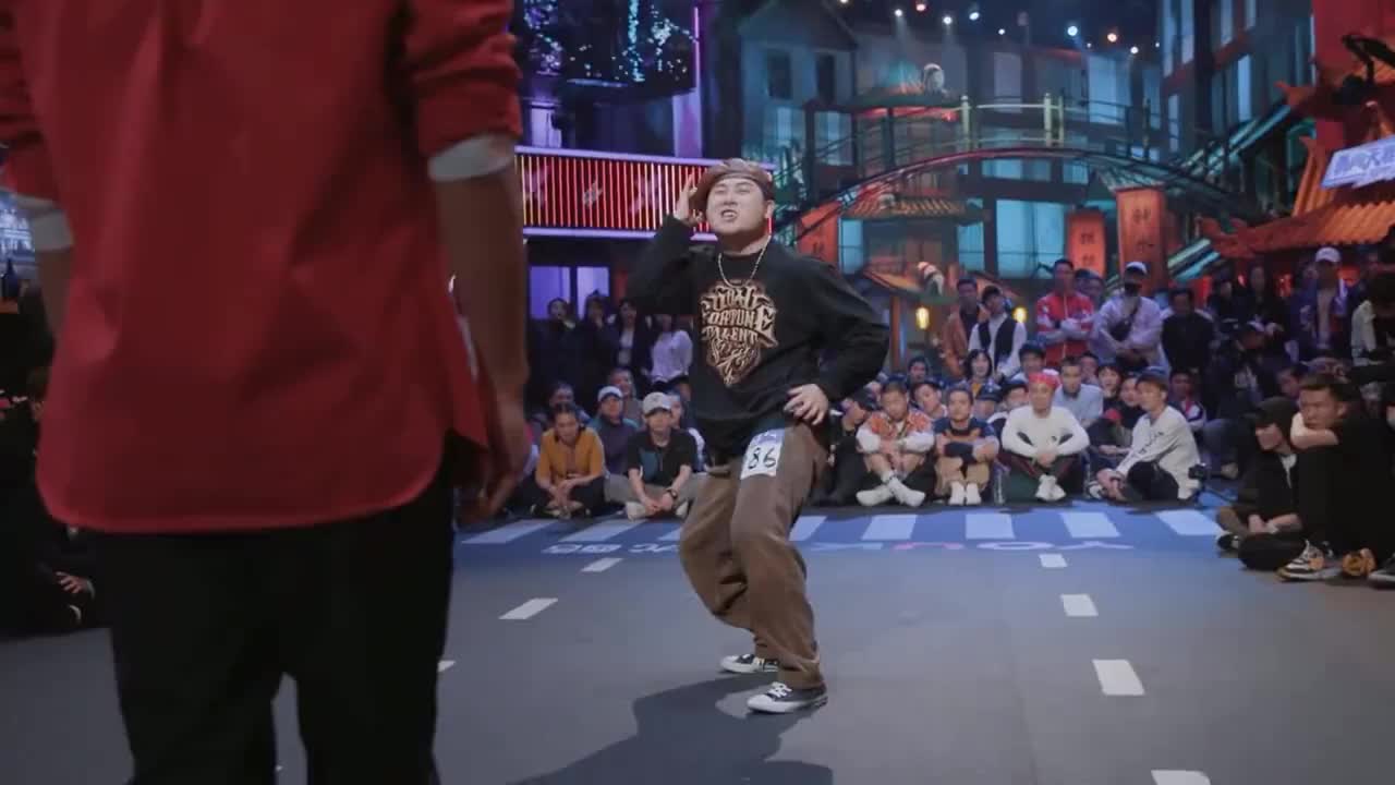 这就是街舞:猴子的表演真有喜感,话说这个动作下盘不会炸么?