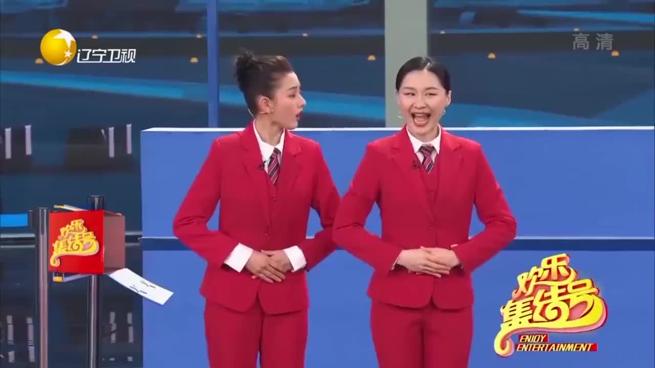 小品机场姐妹花宋祖儿狂损黄晓明看完脸都笑抽筋