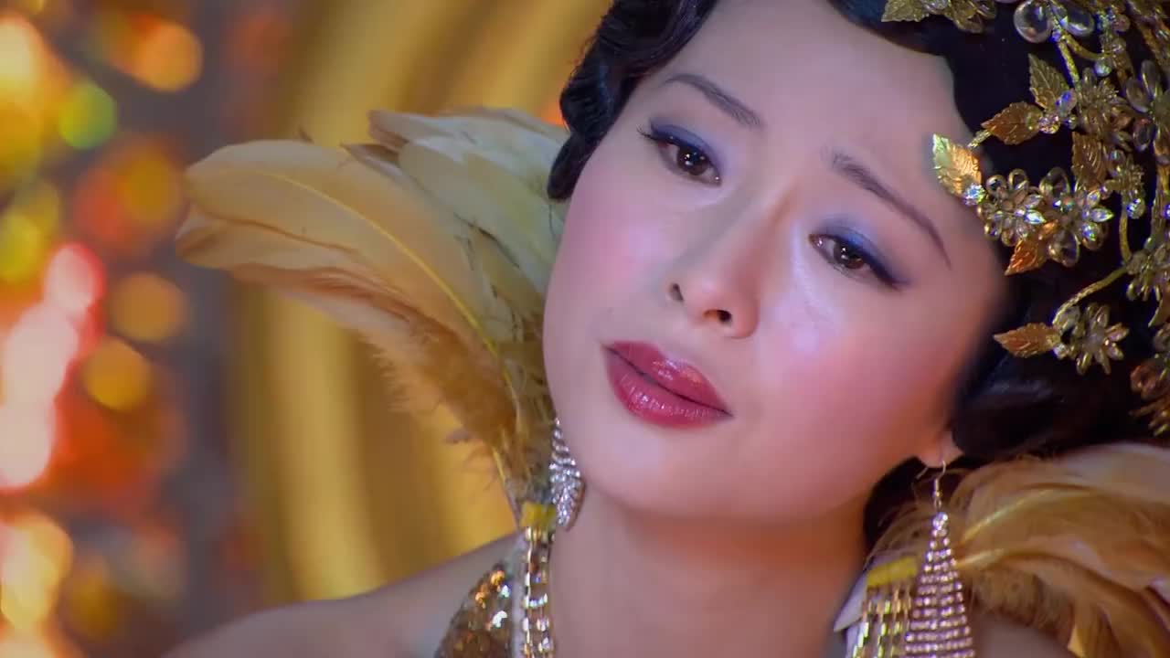 像火花像蝴蝶:悲惨女孩成为歌厅大红人,可其中心酸却无人知晓啊