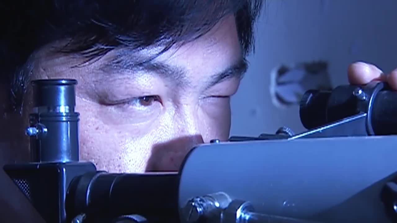 征服大结局刘华强打开窗帘探风被徐国庆发现双方暴露踪迹