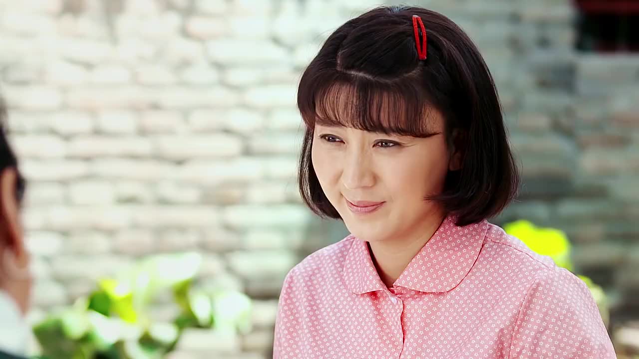 俺娘田小草李母深明大义也不强迫小草让他们自己选择