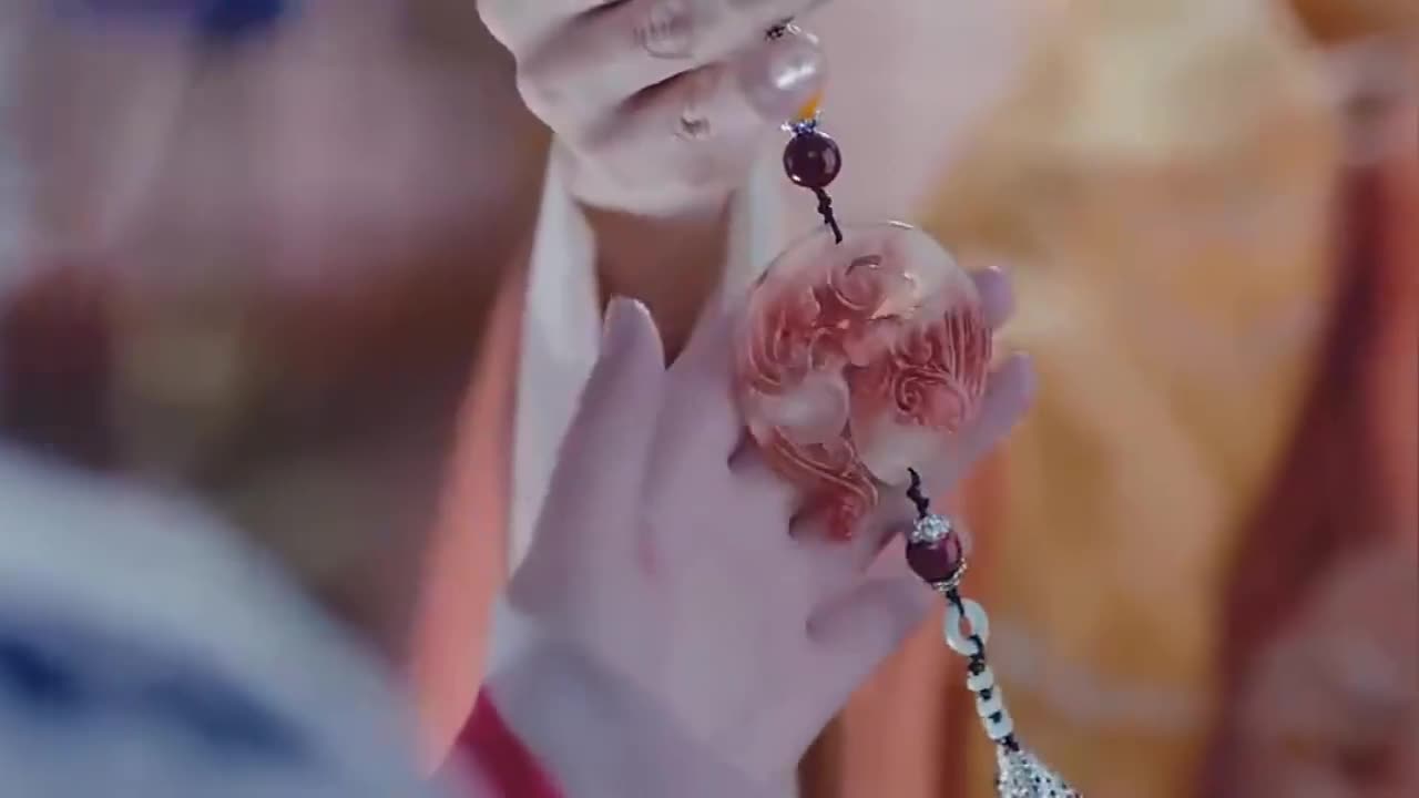 锦绣未央未央眼看玉佩赠予他人