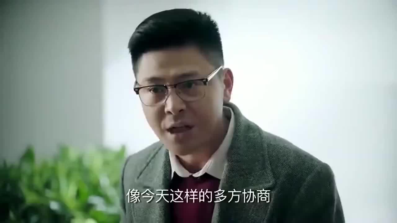 鸡毛飞上天邱英杰开会竟把自己气进医院陈江河吓的脚都软了
