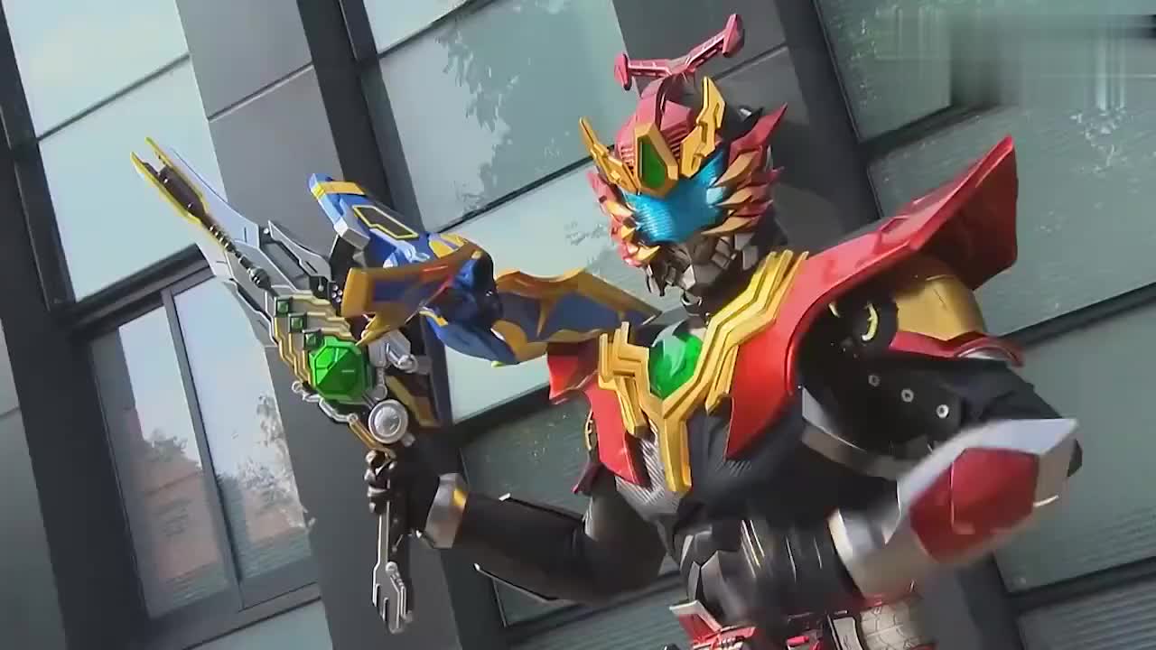 铠甲勇士捕将战帅铠甲实力好强一挑四都不落下风真是帅炸