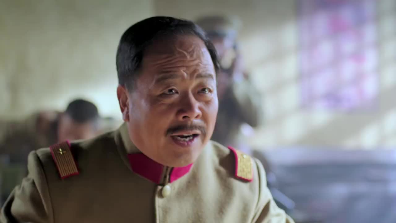 少帅储世新为了指挥战斗也是拼了命在炮火里打滚