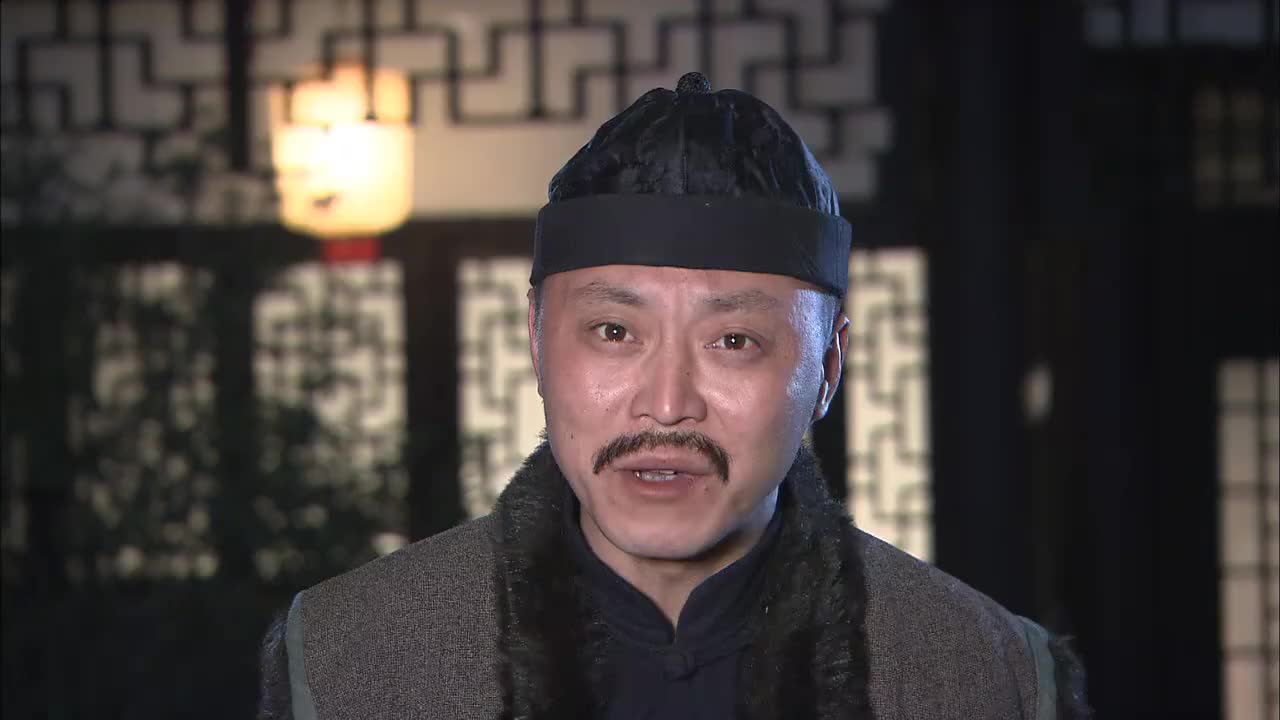 飞虎队高敬斋听了家里人的劝在家里休息听戏