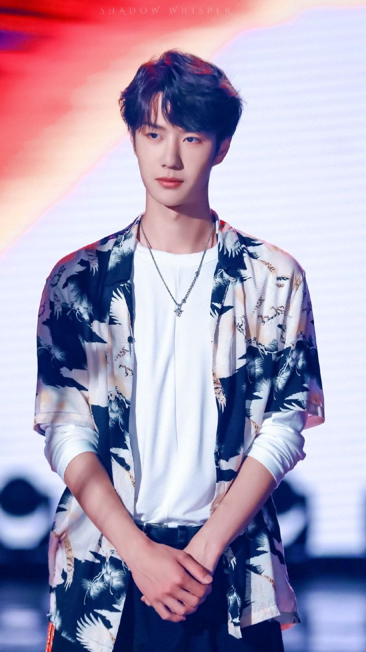 王一博,帅气少年郎