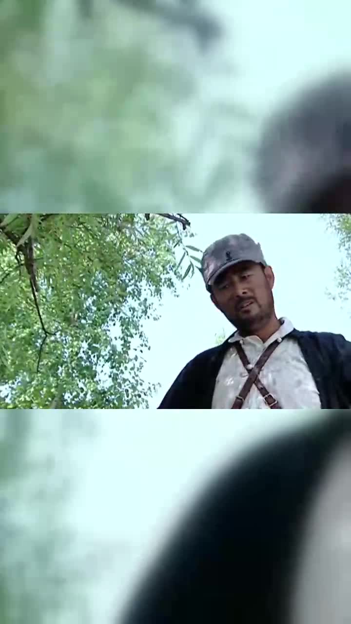 小兵张嘎老钟叔牺牲嘎子悲伤至极跟区队长不停嘴硬