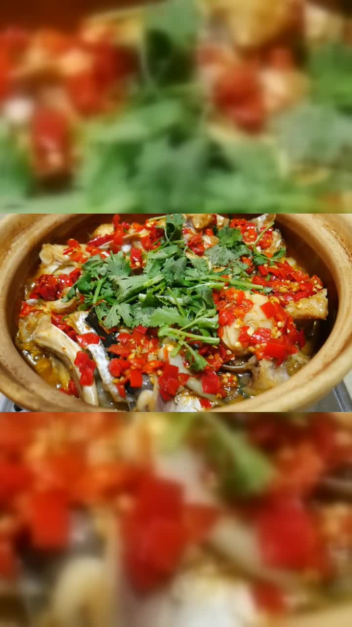 湘菜大厨教你砂锅焗鱼头最好吃的做法，鲜香嫩滑，营养又美味