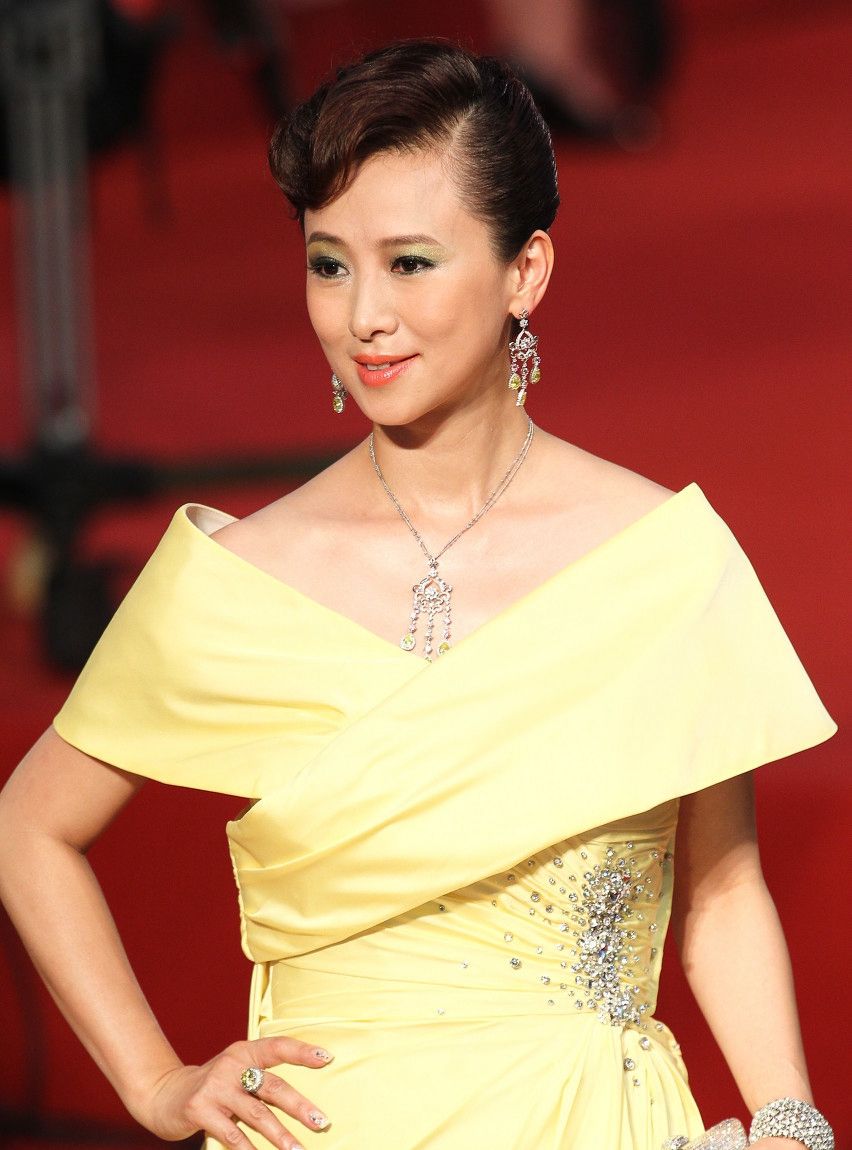 明星美照,图一美女翁虹身穿黑色礼服太迷人!