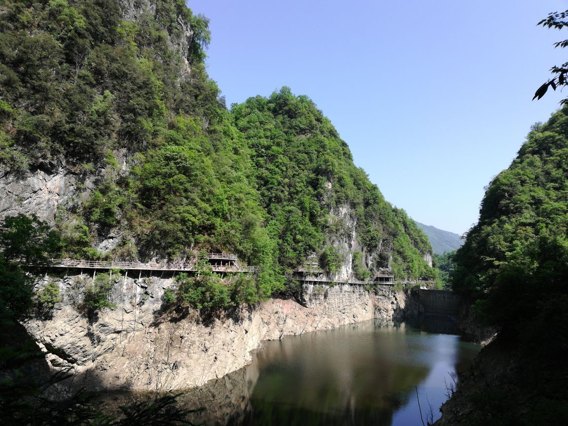 湖北省 十堰市 房縣 神農峽巖屋溝風景區