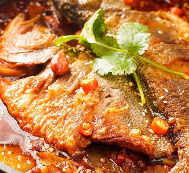 不用烤箱也能做的平底锅版烤鲈鱼在家用锡纸和平底锅就能做