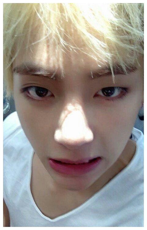 防弹少年团金泰亨自拍的特征有颜任性系列