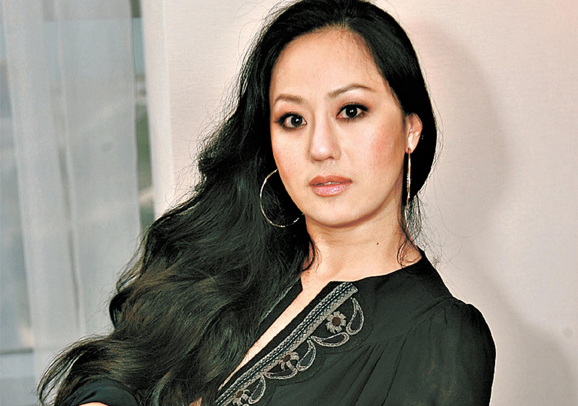 57岁章小蕙当网红带货,被指撞脸甄子丹妻子