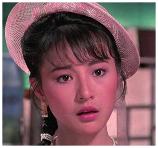 港星李赛凤"衣柜藏奸"被抓现行,丈夫:用过的保险套还新鲜