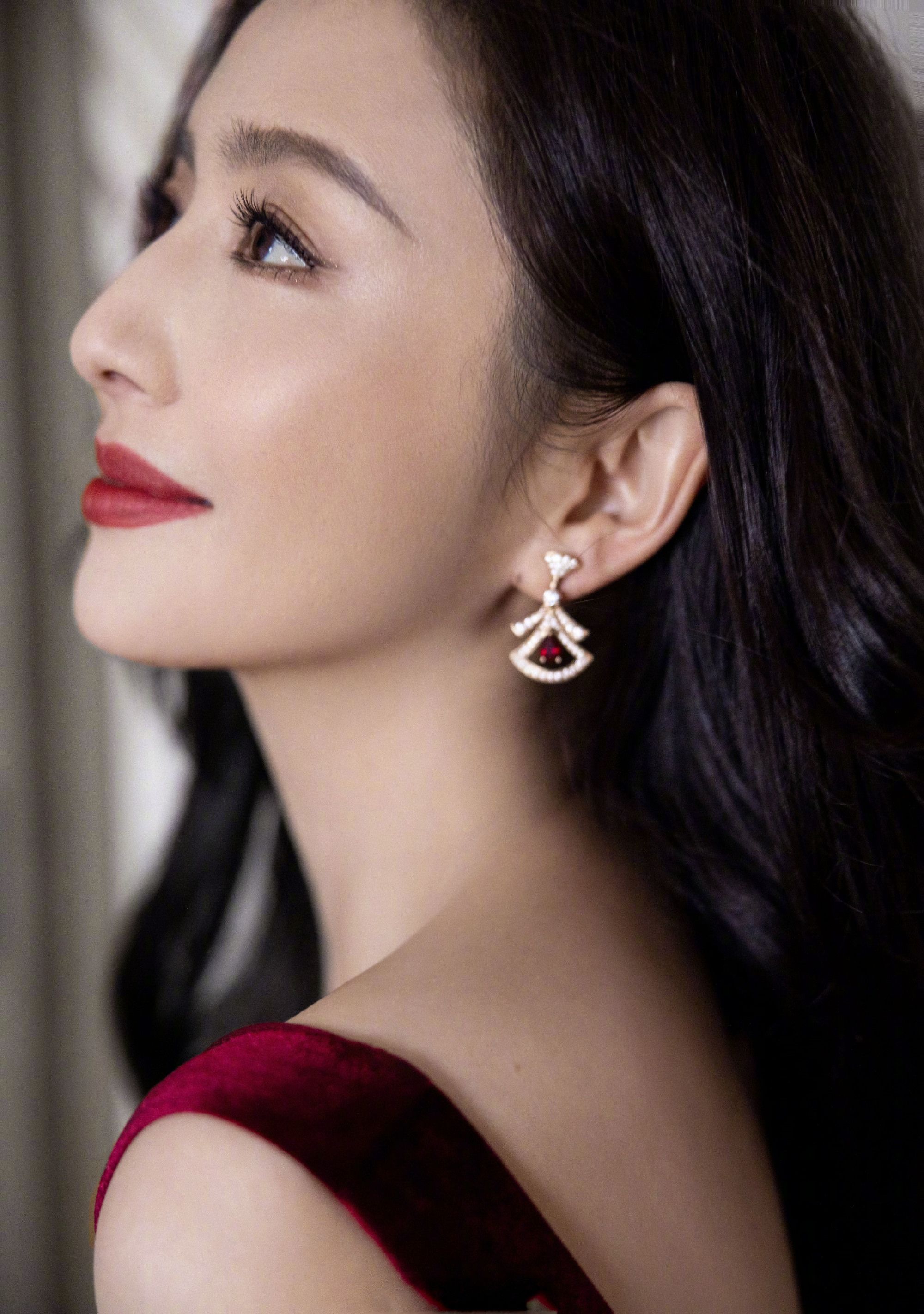 佟丽娅参加glass晚宴的造型好复古好高级