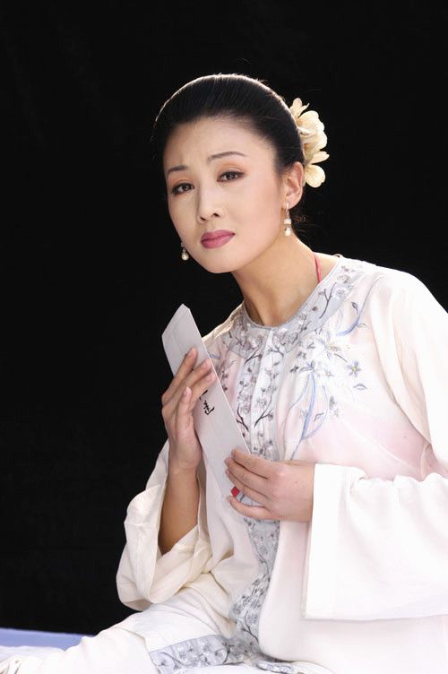 韩再芬把毕生青春都献给黄梅戏舞台的芳华美人