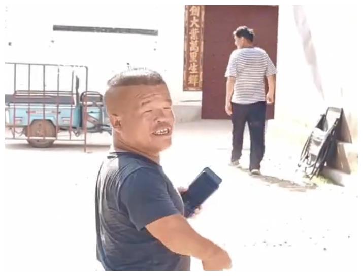 大衣哥230斤女儿被侏儒男表白,对方捡垃圾维生,愿做上门女婿休闲区蓝鸢梦想 - Www.slyday.coM 大衣哥230斤女儿被侏儒男表白,对方捡垃圾维生,愿做上门女婿休闲区蓝鸢梦想 - Www.slyday.coM