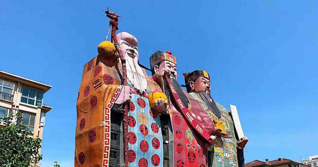 三河一大型酒店造型为人形福禄寿被评为中国最丑建筑