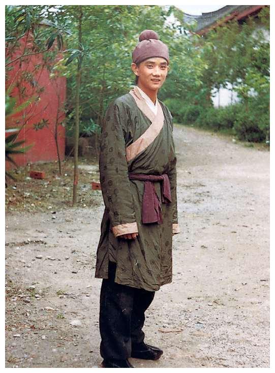 87版《红楼梦》之男性剧照,看你能认识几个