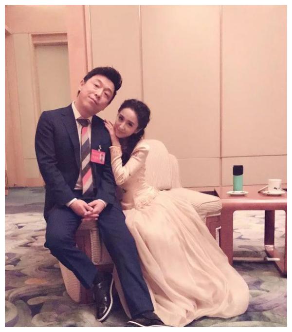 佟丽娅被男星拉黑王耀庆一脸尴尬忙解释佟丽娅高情商巧妙解围