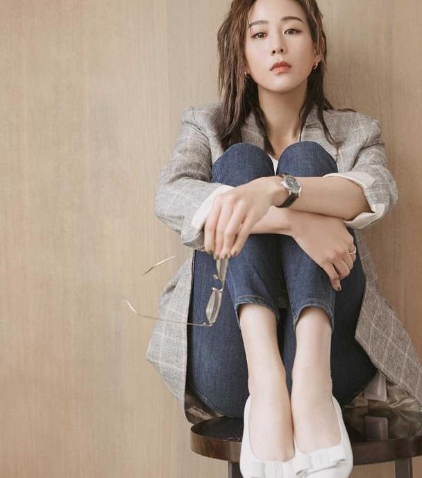 张钧甯短发不是一般的好看,穿黑t恤配牛仔裤,气质美女真不假