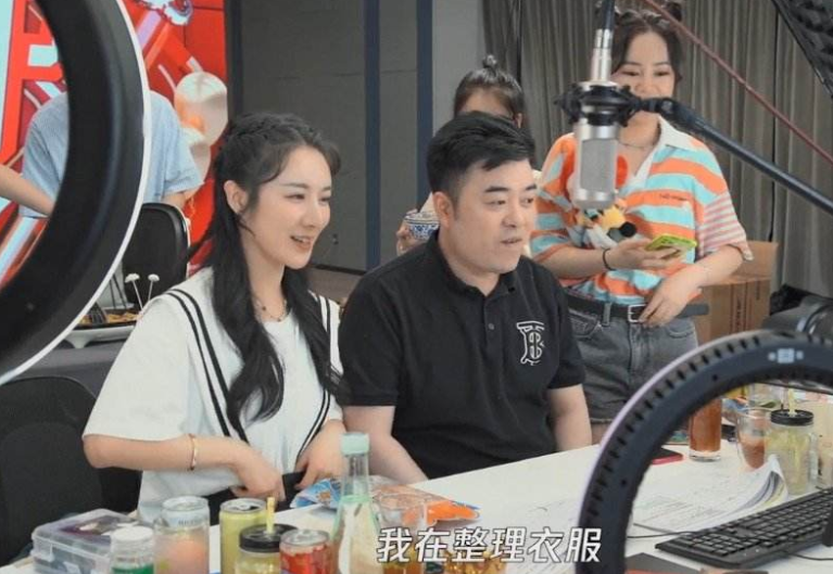 薇娅被封杀后，李佳琦成最大受益者，网曝他已补税17亿休闲区蓝鸢梦想 - Www.slyday.coM