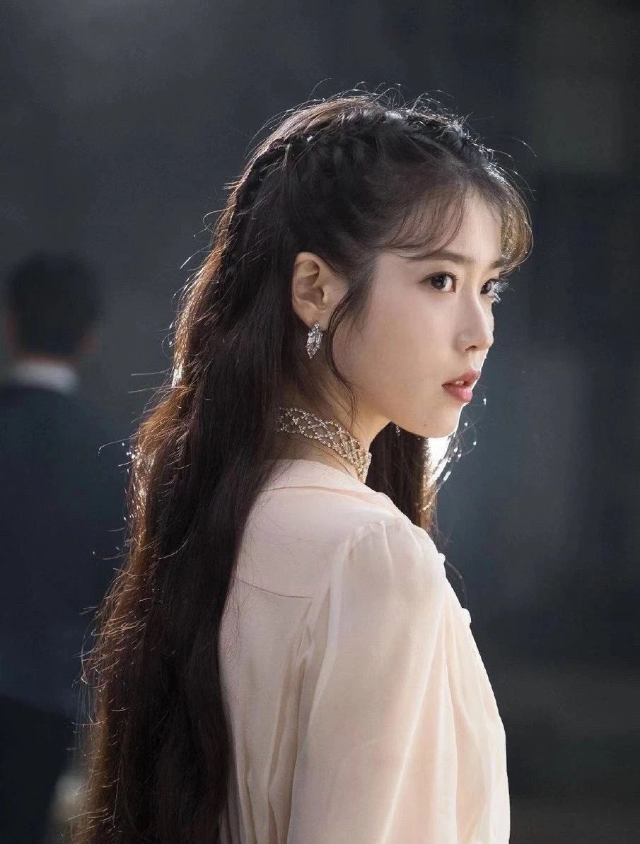 减龄又慵懒的"胎毛刘海",国民妹妹的造型你有了吗?