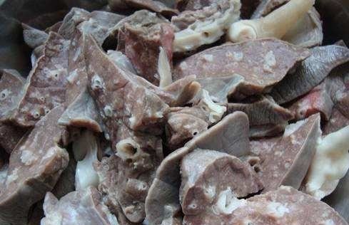 猪身上这两块肉最好不要吃,买猪肉时一定要擦亮眼,别上当了!休闲区蓝鸢梦想 - Www.slyday.coM 猪身上这两块肉最好不要吃,买猪肉时一定要擦亮眼,别上当了!休闲区蓝鸢梦想 - Www.slyday.coM