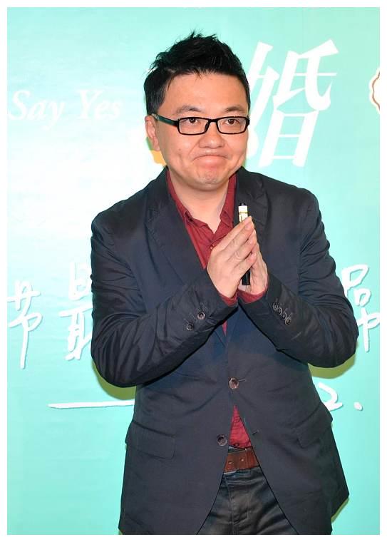 没比赛太难了!著名足球解说员董路都开始卖货了,卖的还有点小贵