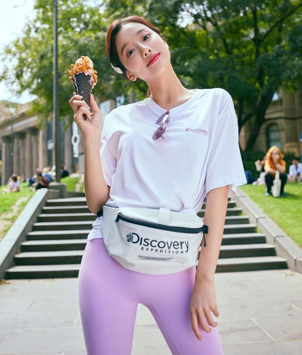 april李娜恩被奉为打底裤女神完美身材演绎休闲运动服饰