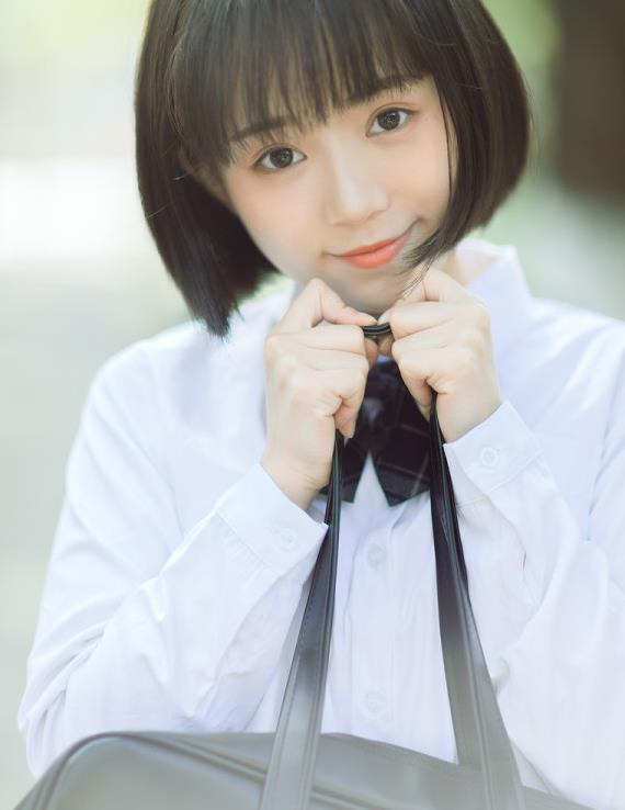 短发清纯气质美女,清秀养眼