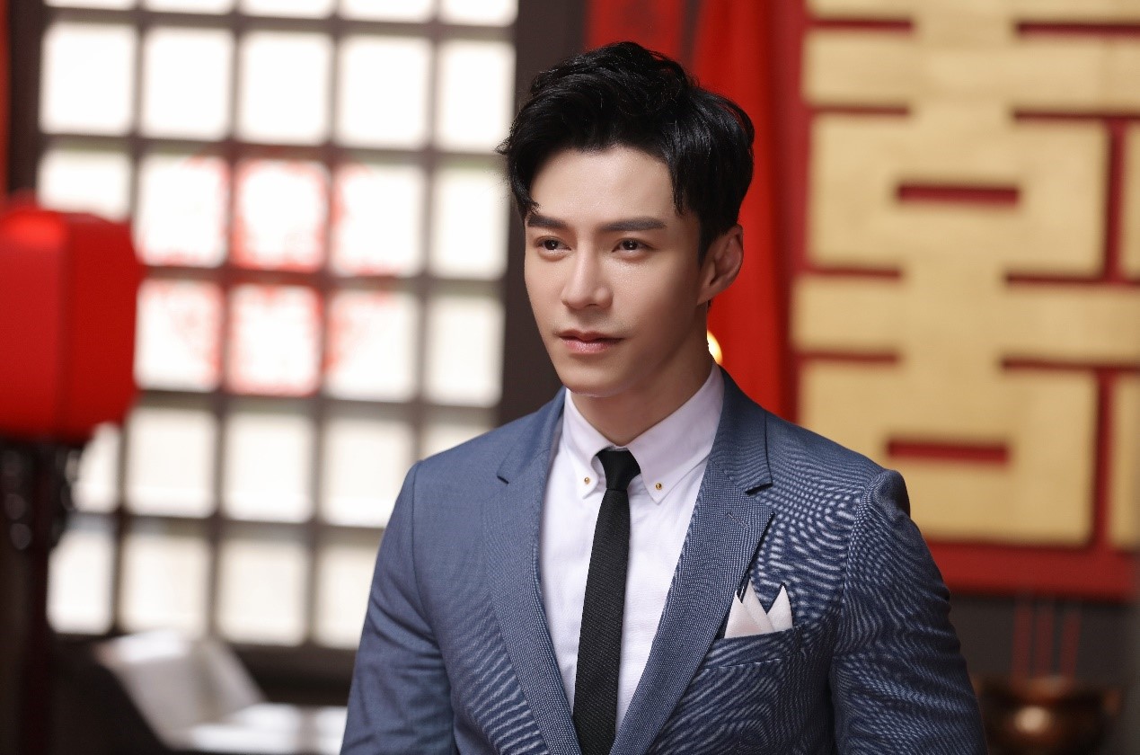 王冠逸《楼下女友请签收》上演直男浪漫 甜蜜"吹嘴"爆笑引热议