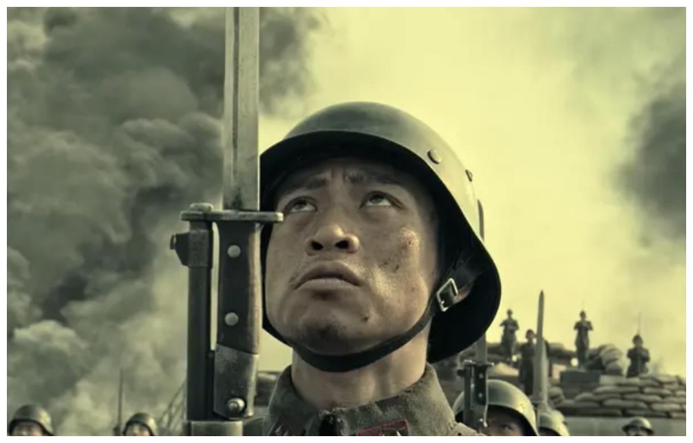 出道13年的他“一战成名”,《八佰》中“疯子式”演技变身实力派|八佰|魏晨|影片_新浪新闻