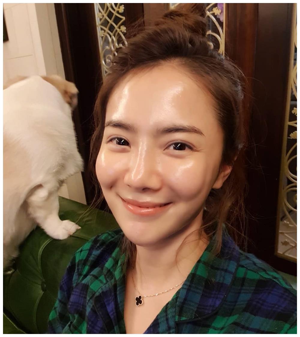 刘荷娜整容后像换头 放羊的星星的夏之星不见了 嫁入豪门育有两儿